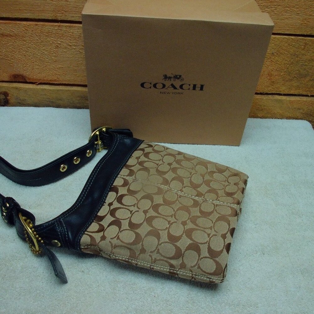 Coach No. F0726-11443 Bleeker- Tan/Khaki/Leather like new